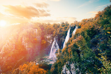 Herbstliche Wasserfälle in Kroatien