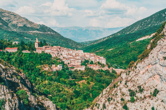 Small town of anversa degli abruzzi, abruzzo, italy
