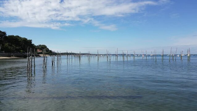 Ponton du cap ferret et les bateaux &agrave; proximit&eacute;