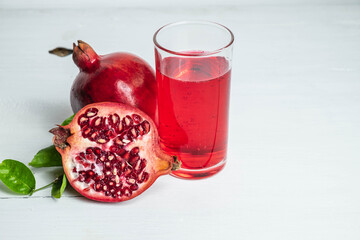 Pomegranate fruit and pomegranate juice for health