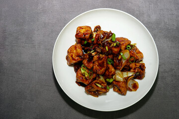 Fried tofu with black pepper sauce