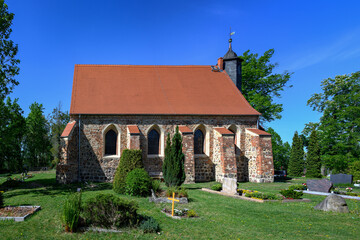 Südfassade der denkmalgeschützten Kirche 
