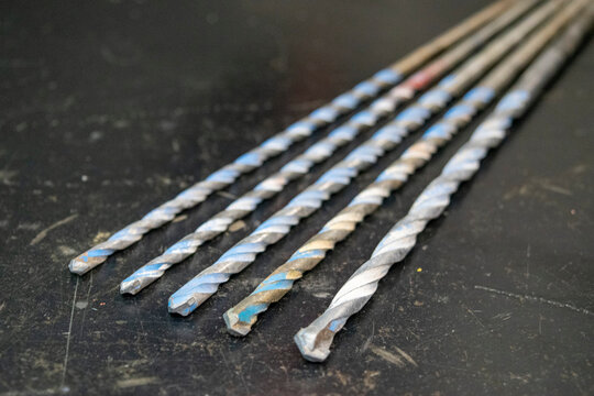 Brocas para pared largas