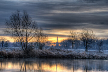 Brzek rzeki zimowy poranek 