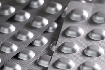Metallisch glänzende Aluminium-Folie von einem Tablettenblister / Pharmacy