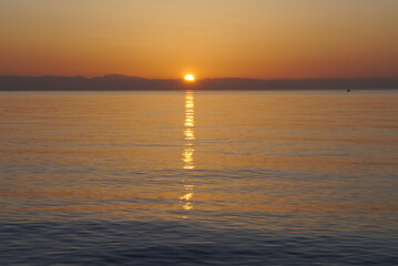 Obraz premium Colorful sunrise on the sea