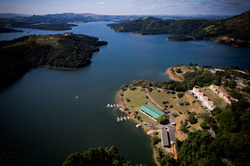 Fotografia aérea da represa de Caconde SP. Cidade do interior de São Paulo, Brasil. 2022.