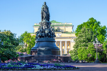 Obraz premium St. Petersburg, Russia - june 2022: Catherine's Garden and Alexandrinsky Theater in spring