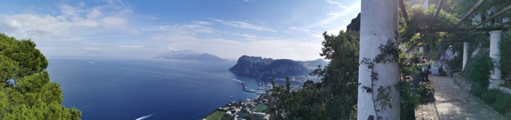 Isola di Capri - Napoli - I monumenti e gli scorci più suggestivi - paesaggi giardini e costruzioni