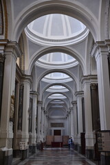 Coupoles et nef du Duomo à Palerme. Sicile