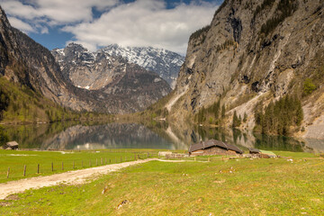 Blick über den Obersee beim Königssee im Nationalpark Berchtesgaden