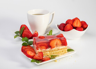cake with strawberries