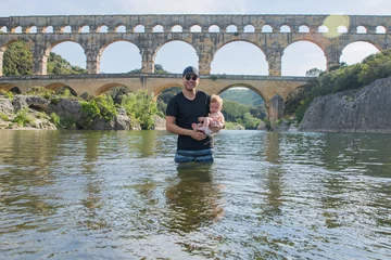 Papier Peint photo autocollant Pont du Gard Father Son Roman Aquaduct Pont du Gard France