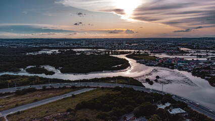 Recife Pernambuco Nordeste RioMar Prédios Casas Pina Cabanga Afogados Rios Enchente Favela Mansões Desigualdade Ponte Transporte Carros 