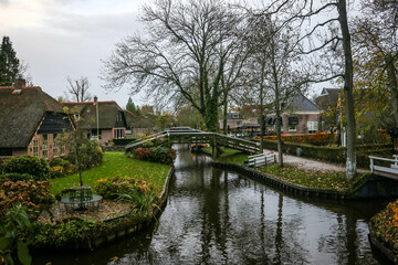 Fototapeta na wymiar Views from the village of Giethoorn, the Netherlands