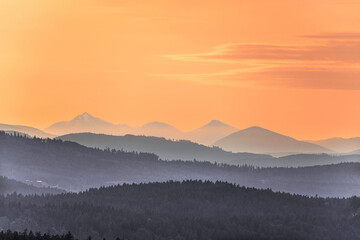 Naklejka premium sunrise over mountains