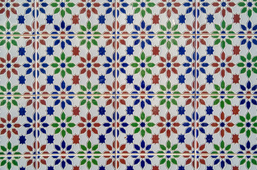 Tile with repeating geometric pattern