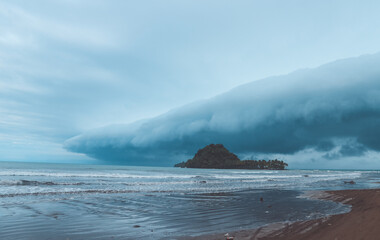 arcus cloud at the beach