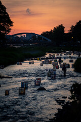 灯籠流しと夕焼け