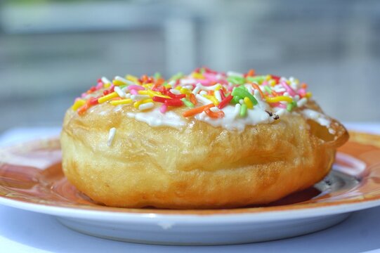 donut with sprinkles