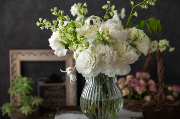 白い芍薬　ピオニー