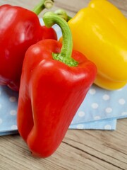 신선한 유기농 채소 노란색과 빨간색 파프리카