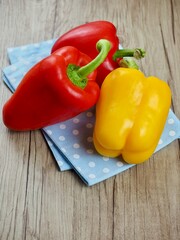 신선한 유기농 채소 노란색과 빨간색 파프리카