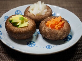 신선한 유기농 표고버섯과 채소