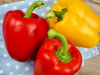 신선한 유기농 채소 노란색과 빨간색 파프리카