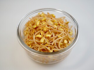 한국의 전통음식 콩나물무침