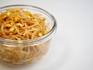 한국의 전통음식 콩나물무침