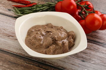 Soft chicken liver with cream