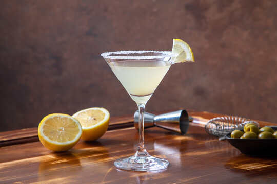 dry Martini con olive e limone