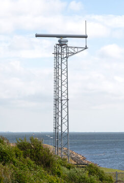 Marine traffic radar, small tower