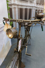 Fototapeta na wymiar Old bicycle in the street