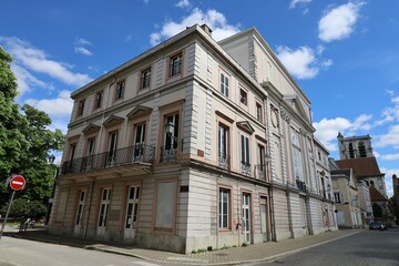 Fototapeta na wymiar Le théâtre de la Madeleine, vue de l'extérieur, ville de Troyes, département de l'Aube, france