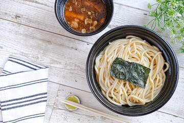 夏メニュー定番のつけ麺