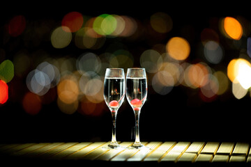 夜景とワイングラス