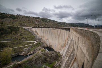 Wall of the Atazar dam and reservoir of the same name. Atazar (Madrid).