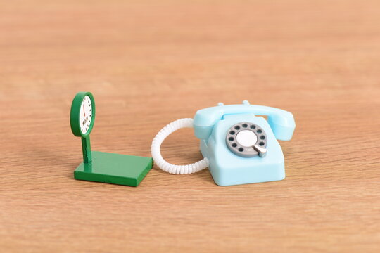 玩具の計測器とアナログ電話機