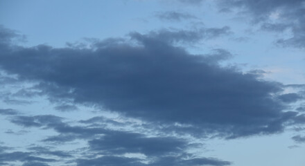 Obraz premium Clouds in the sky, the atmosphere before the storm.