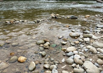 Obraz premium river and rocks