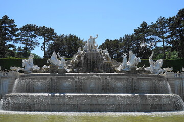Fototapeta premium fountain in the park of palace