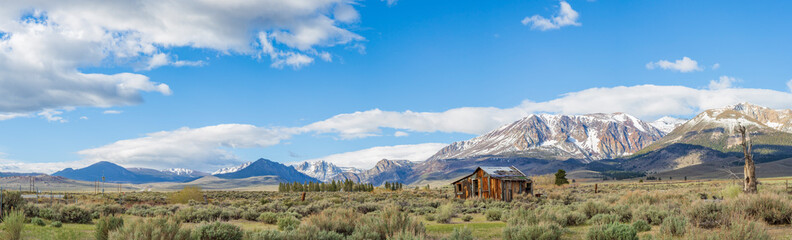 Abandoned Buildings, Eastern Sierra. Near Lee Vining, California.