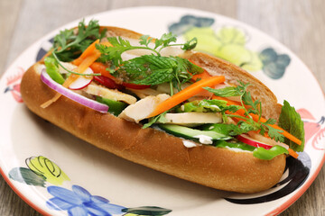 banh mi kep thit ga, a Vietnamese chicken ham sandwich