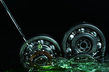 Ball bearing. Lubricating oil.