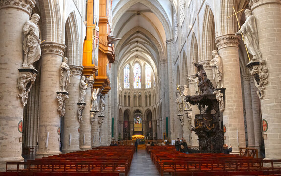 Brussels, Belgium on Februari 25, 2022 - Interior of the Cathedral of St. Michael and St. Gudula, one of the largest Cathedrals of Belgium