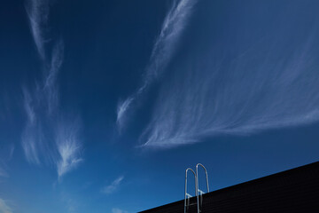 龍の様な雲　空　ブルースカイ　空間　登る　上昇