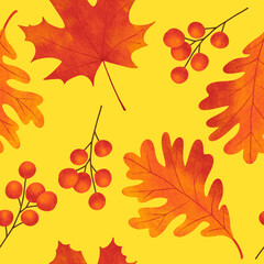 Naklejka premium Hand drawn seamless pattern with fall autumn leaf leaves berry berries, maple oak acorn. Natural wild forest wood woodland background in red orange yellow. Vintage fabric print.
