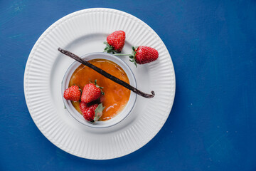 strawberries and cream caramel summer dessert 